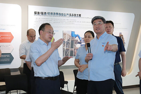 新鄉(xiāng)市政府市長魏建平到長城機械調研督導“萬人助萬企”活動開展情況