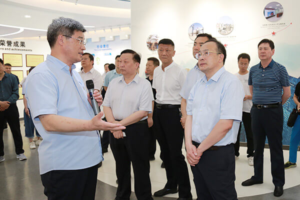 新鄉(xiāng)市政府市長魏建平到長城機械調研督導“萬人助萬企”活動開展情況